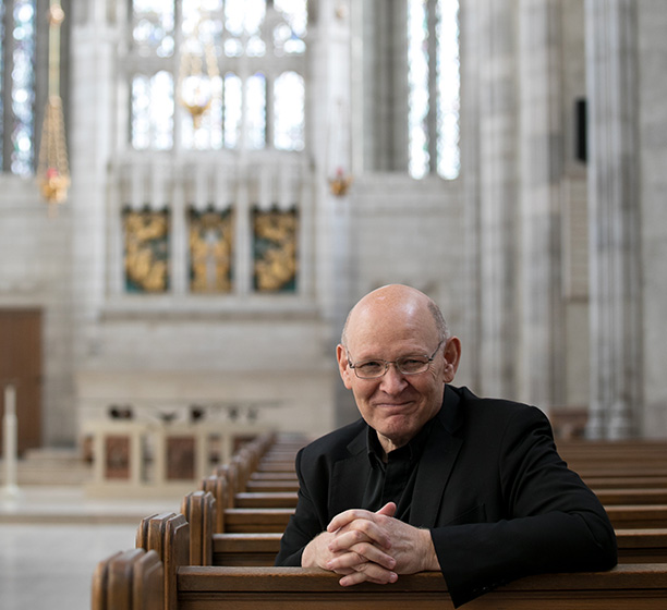Michael Coren sits in the pews in the þƵ Chapel testimonial1